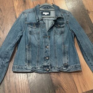 LOFT Classic Denim Jean Jacket in size medium. Great condition!